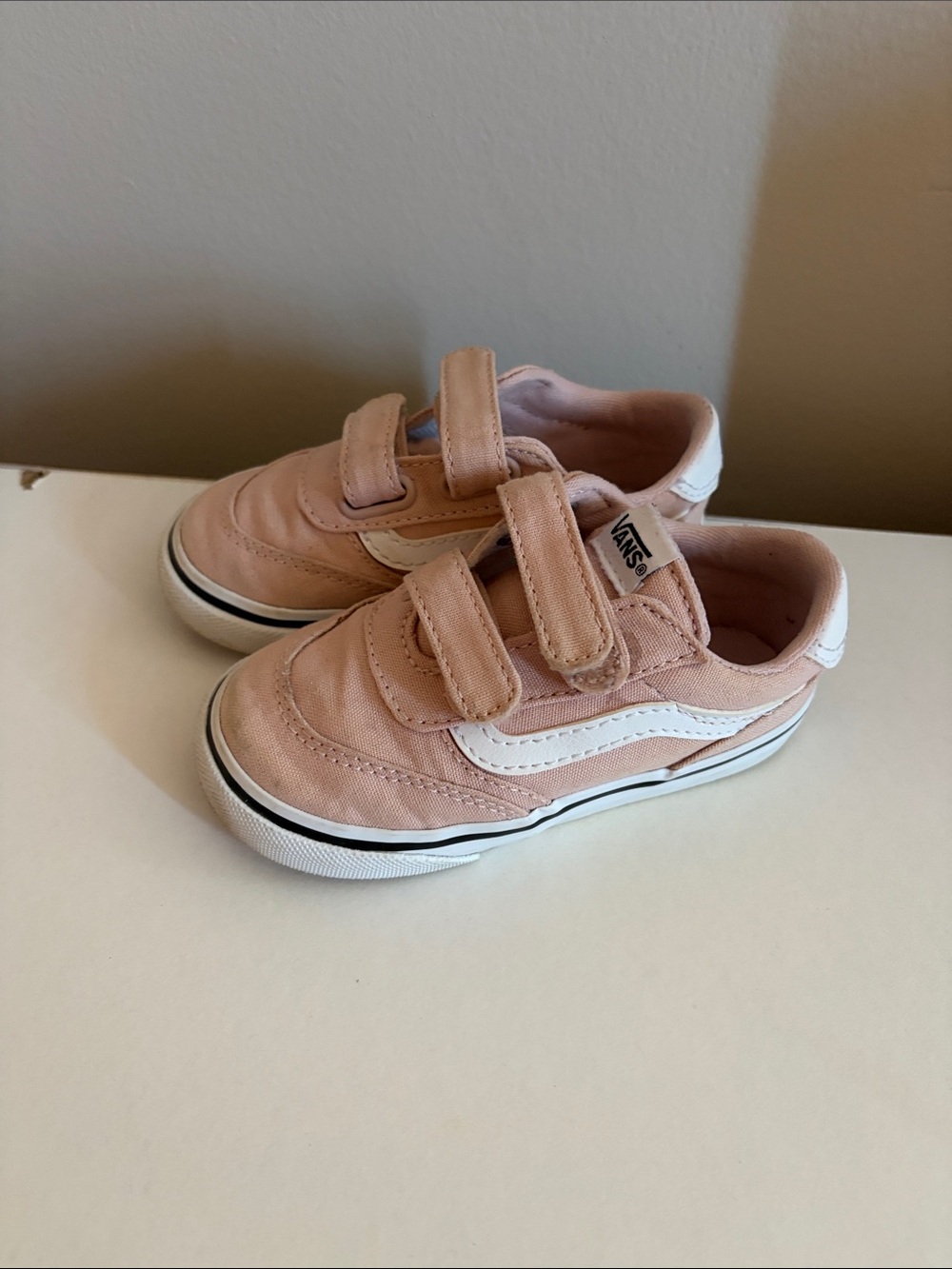 Vans Kids Pink Velcro Old Skool Style Sneakers